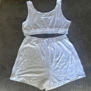 NWOT Two piece set Tank & Shorts White Size Large